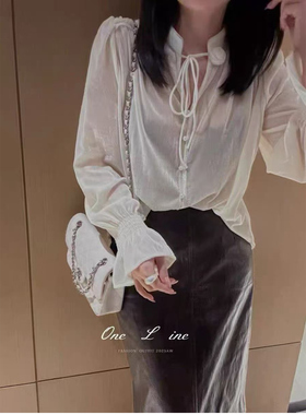 欧洲站2025冬季新款女潮法式高级感立体花朵系带立领长袖丝绒衬衫