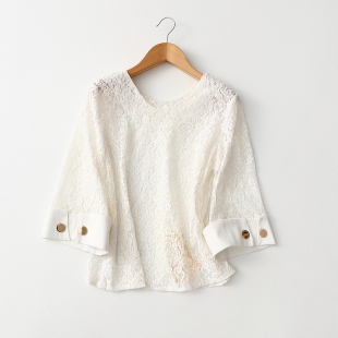 高颜值 喇叭袖 镂空性感水溶蕾丝衫 前后双V领 镂空上衣 砖柜余单