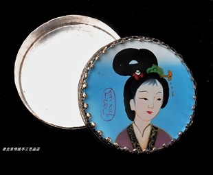 手绘玻璃银锭盒元宝盒胭脂盒首饰盒印泥盒手工錾刻德银仕女图老货