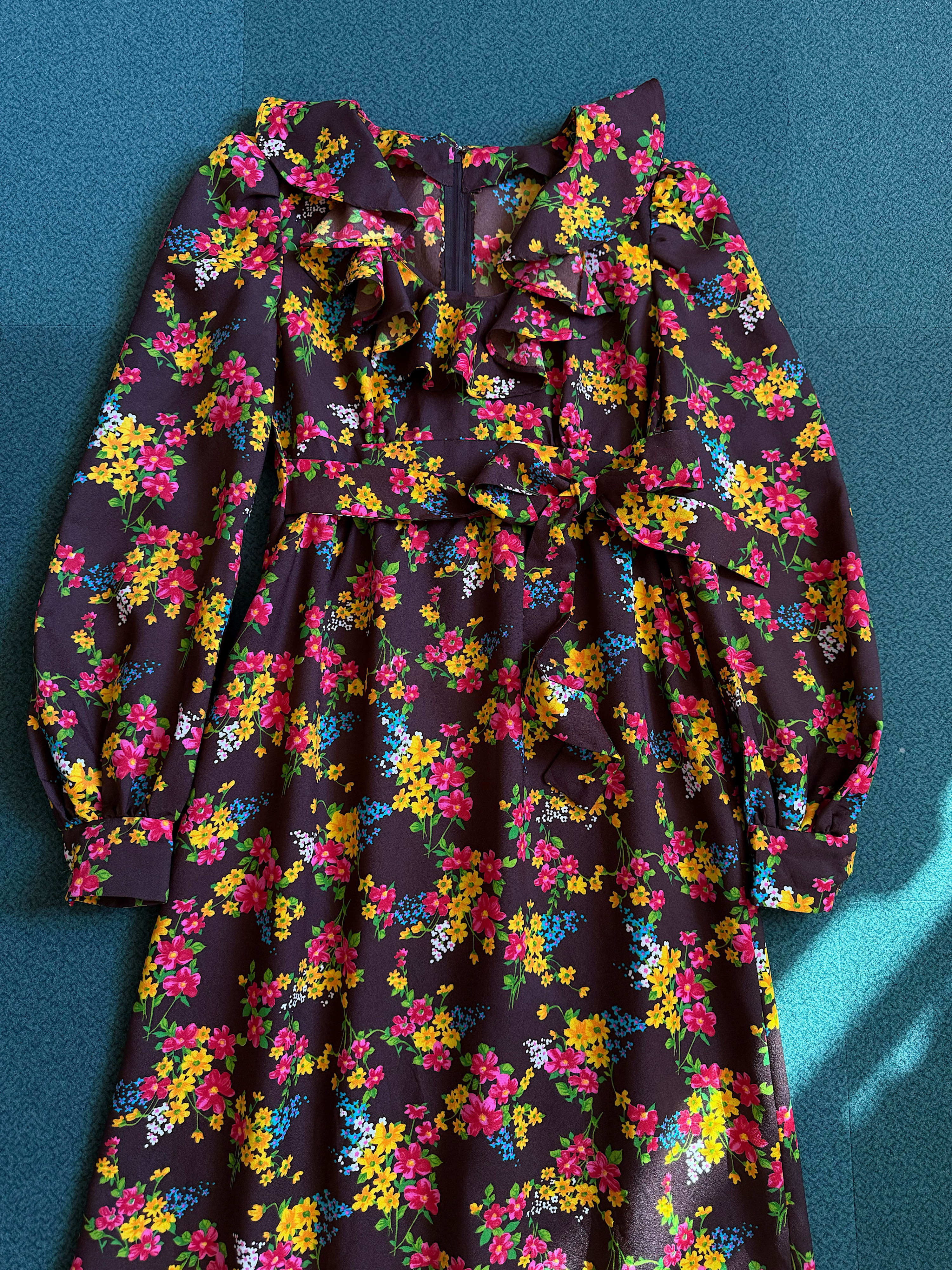 1970s 荷叶边翻领 高腰线宫廷袖长裙  花卉图腾 有腰带
