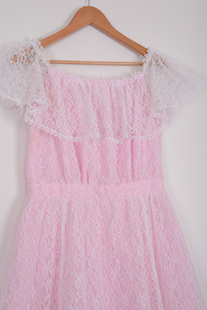 荷叶领边 小飞袖 高腰线大裙摆 礼服长裙 樱花粉蕾丝柔软轻盈