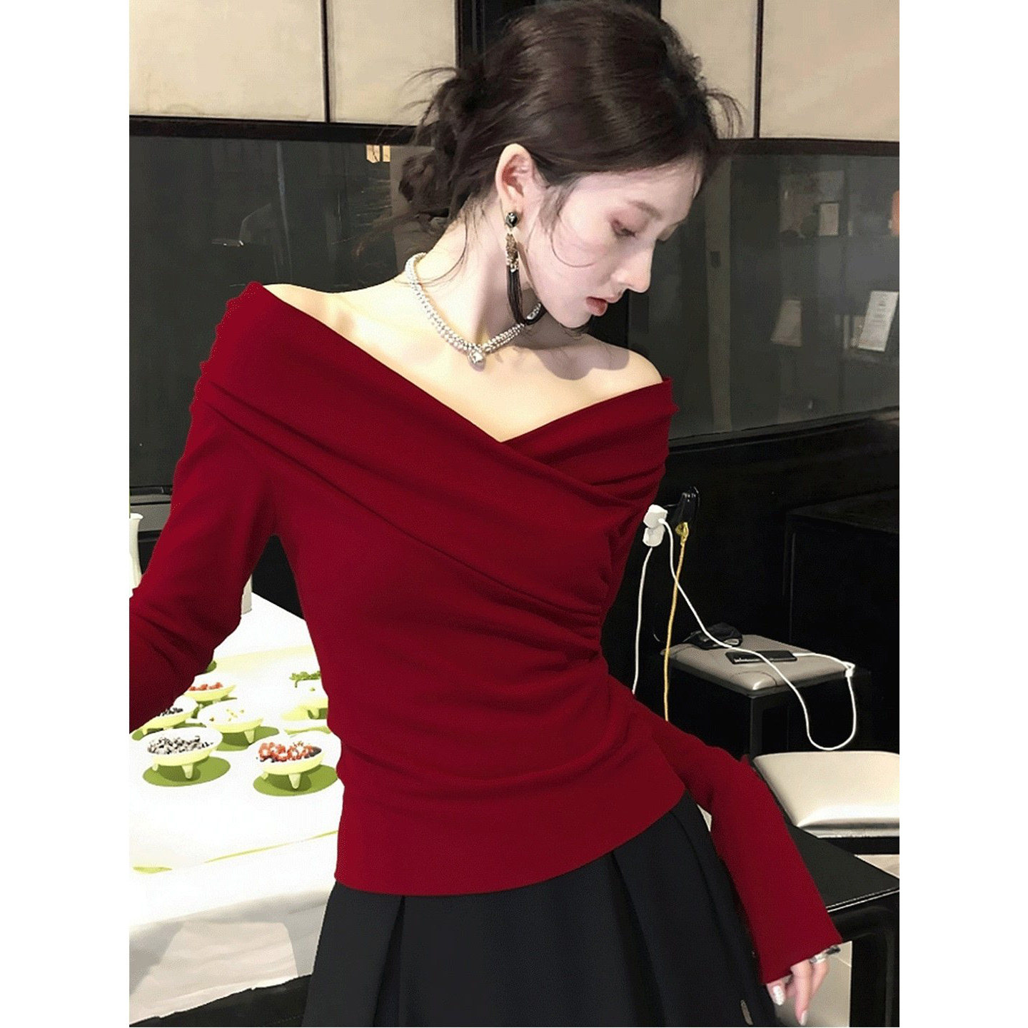 美式辣妹安哥拉红交叉v领长袖t恤女2026新年褶皱收腰显瘦纯欲上衣,女装/女士精品,T恤,淘宝优惠券,粉丝福利购,淘宝优惠卷