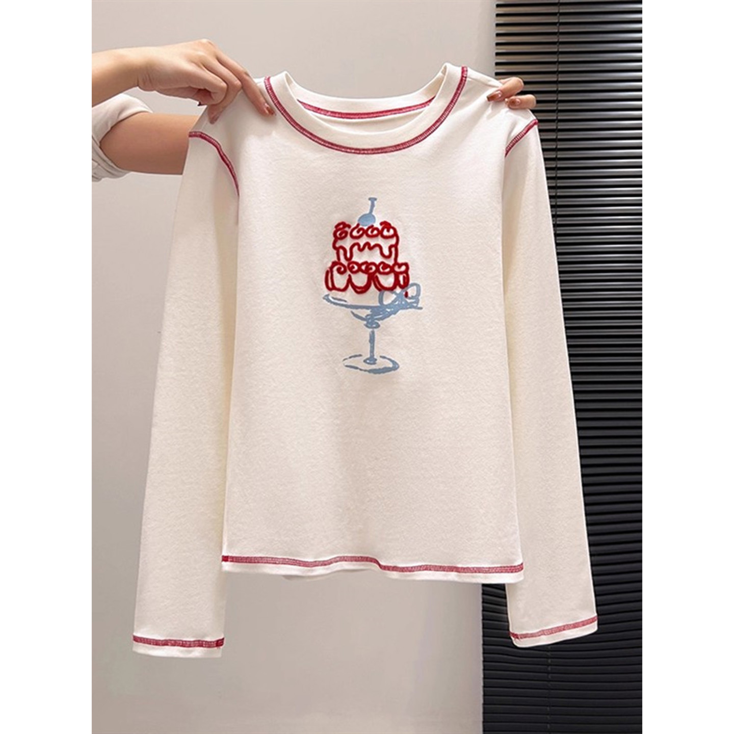 韩系撞色印花刺绣圆领长袖t恤女