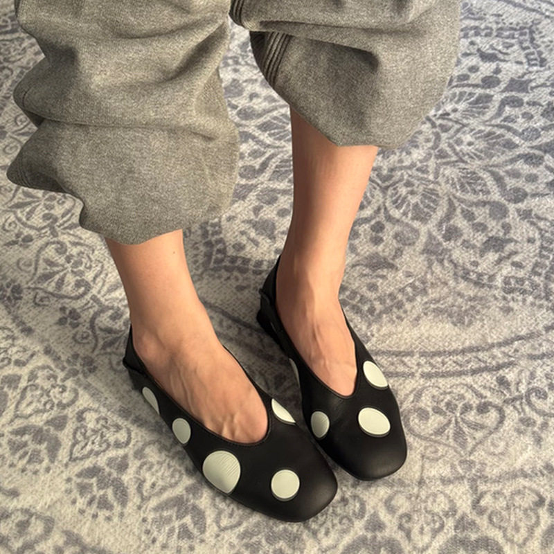 2026年早春新款黑色可爱波点浅口可踩后跟平底圆头百搭舒适单鞋女,女鞋,浅口单鞋,淘宝优惠券,粉丝福利购,淘宝优惠卷