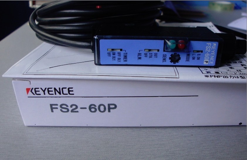 基恩士KEYENCE 光纤放大器FS2-60P