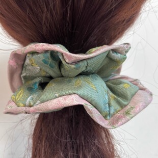 100%桑蚕丝香云纱拼接大肠发圈随机真丝大肠发圈发绳桑蚕丝发圈