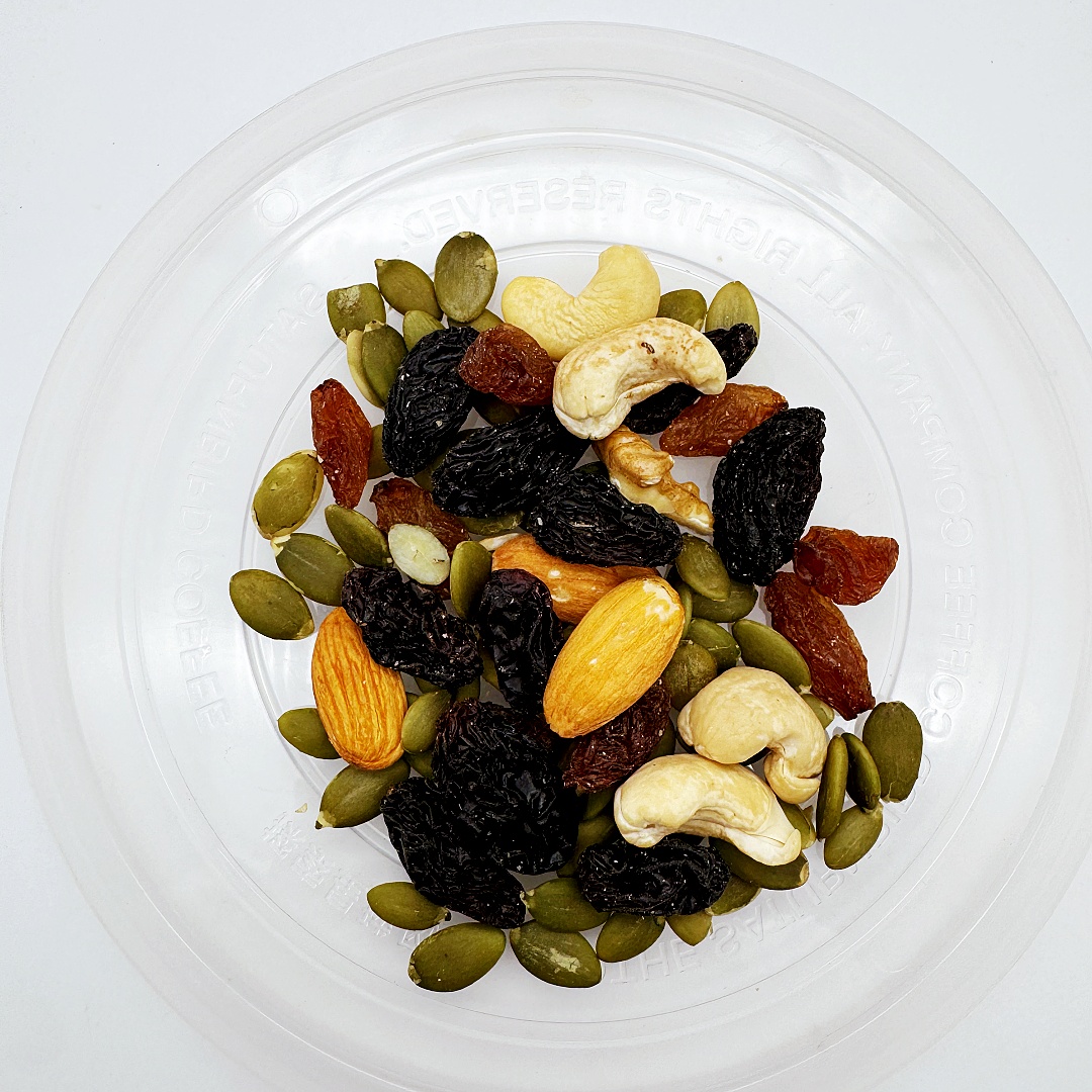 果满天山新疆干坚果组合核桃仁黑加仑巴旦木南瓜子仁葡萄干散装袋