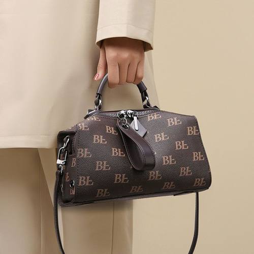 包包女百搭斜挎包高级感女士单肩包精致大容量手提枕头包时尚女包