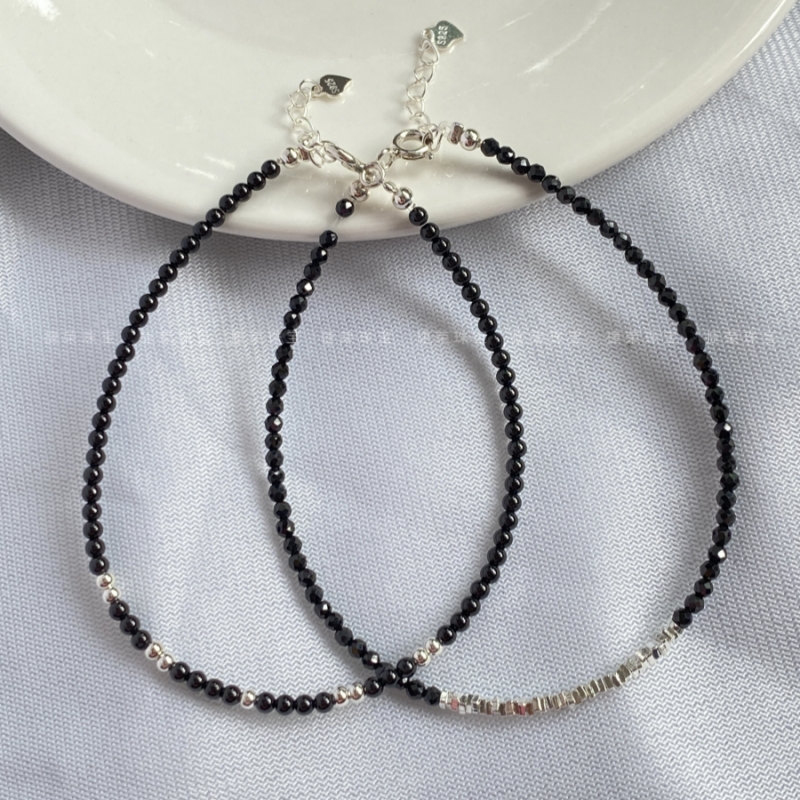 天然黑尖晶石碎银子手链极细女款
