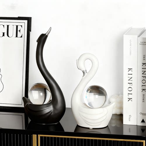 北欧轻奢情侣天鹅陶瓷摆件