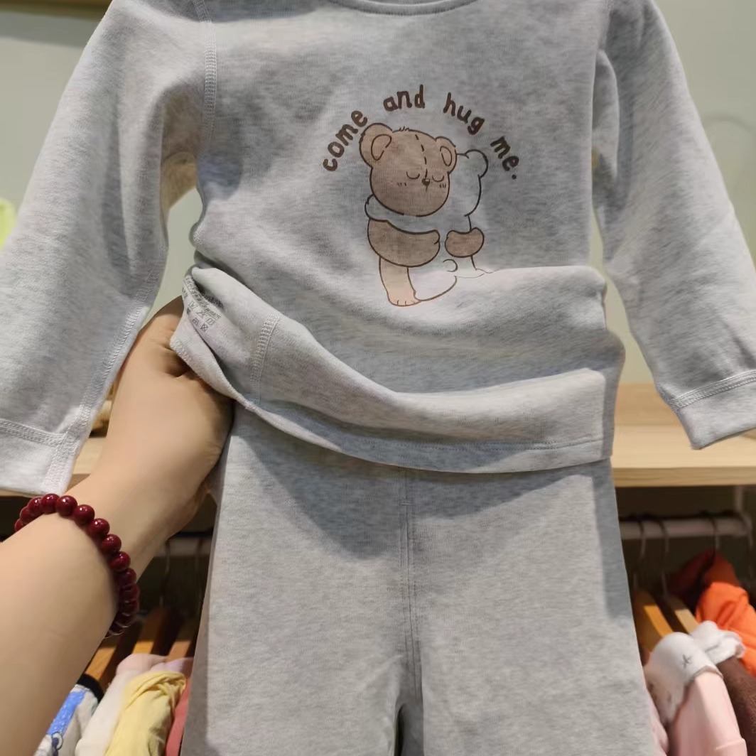 拉比儿童内衣套装A类全棉秋季商场同款卡通抱抱熊圆领保暖家居服