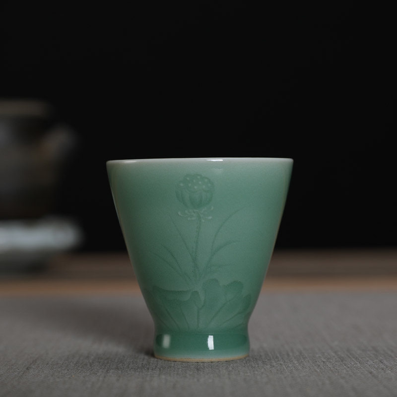 龙泉弟窑青瓷周连福纯手工梅子青釉茶杯陶瓷主人杯小斗笠功夫茶具