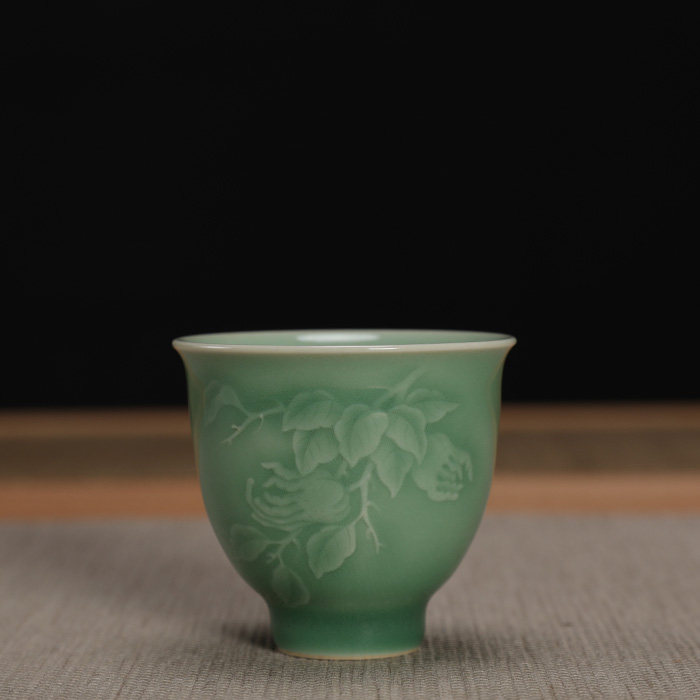 刘昌庭纯手工梅子青弟窑刻花茶杯
