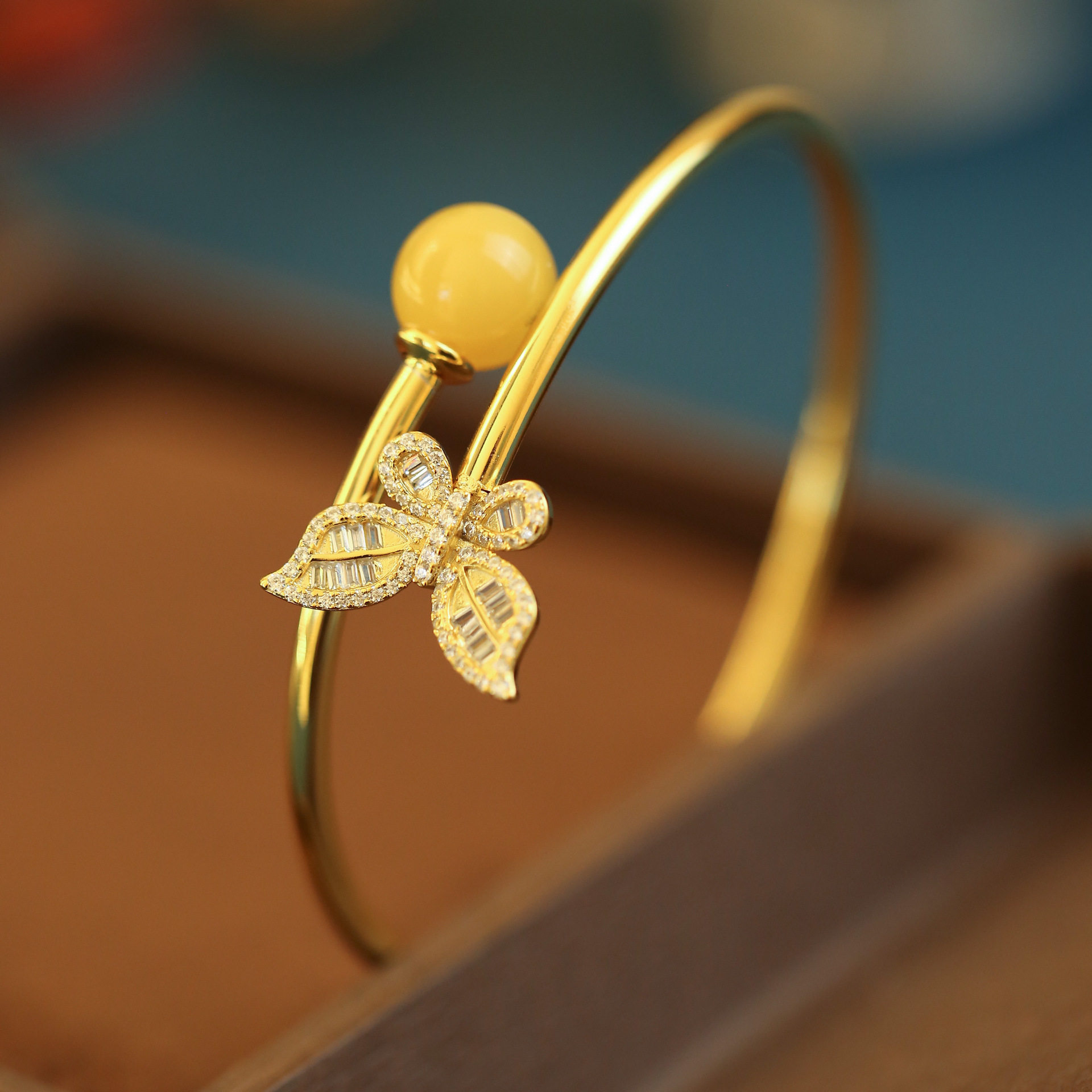 925银镀金镶嵌方锆蜜蜡蝴蝶开口手镯新款礼物镯子复古女士送女友