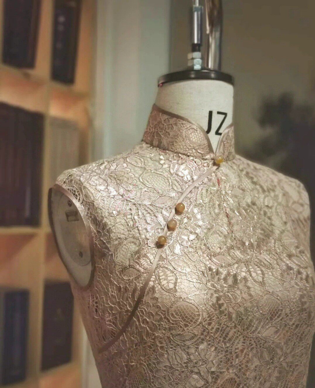 烫金股线蕾丝国外旗袍料妈妈装