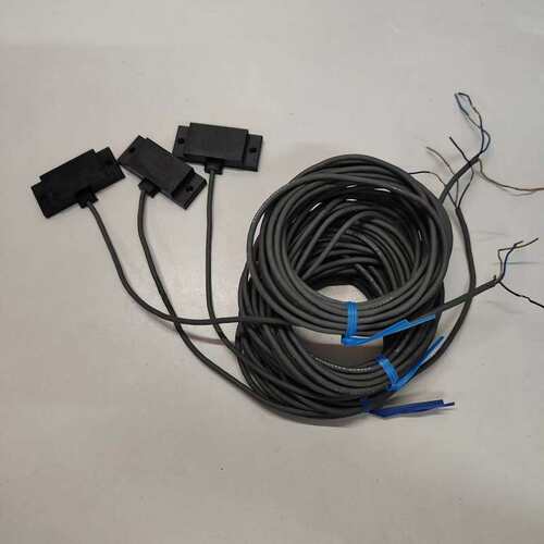 议价 E2K-F10MC2接近传感器 3个