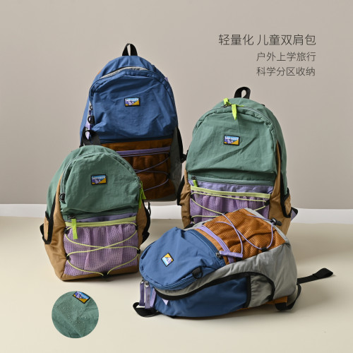 轻量化男童女童防泼水双肩包
