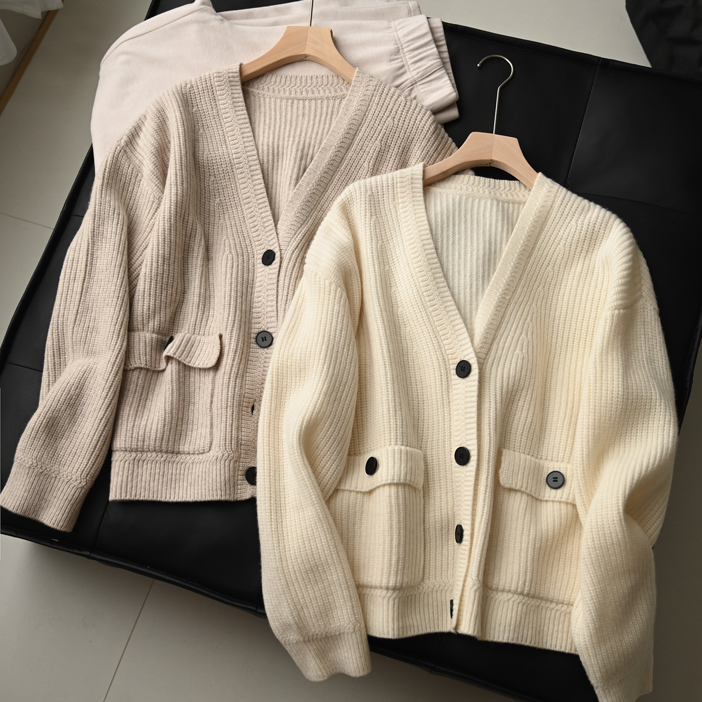 无补 女士V领羊毛口袋开衫 针织外套 厚款 秋冬款 女装