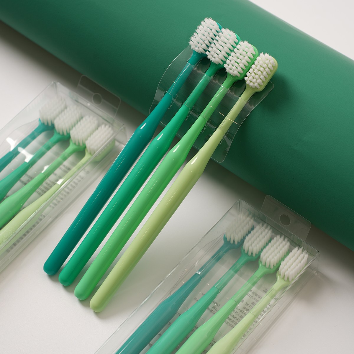 方孔绵密软毛牙刷经济实用