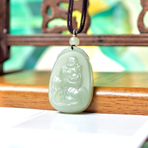 亏和田玉青海干板料高冰湖水青精雕细琢结构紧致弥勒佛牌子D15237