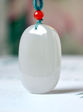 佩戴级和田玉老坑料冰润细腻结构紧致完美无瑕平安牌吊坠D15604