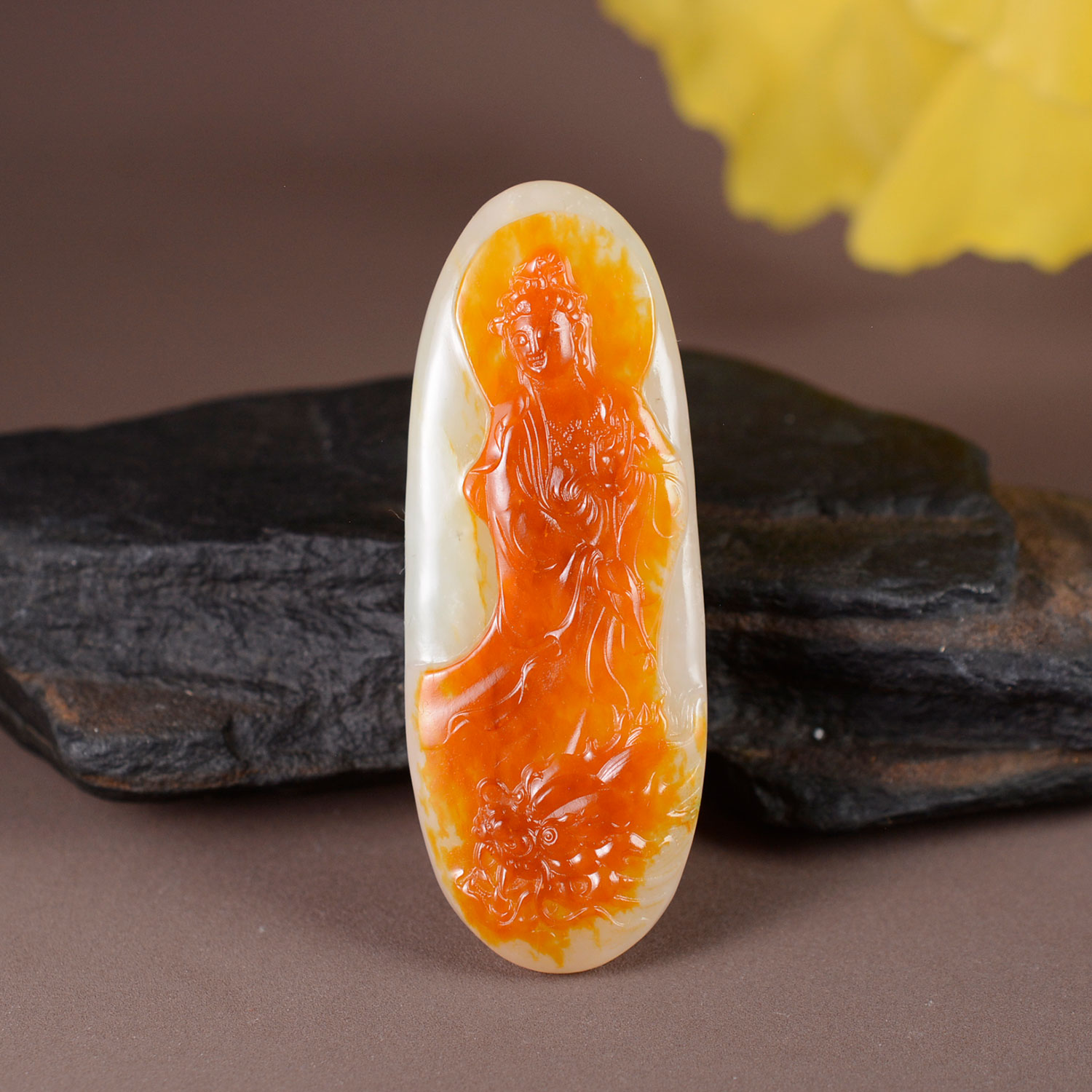 佩戴级和田玉俄料红皮白肉俏色巧雕细腻油润结构紧致观音挂件SX