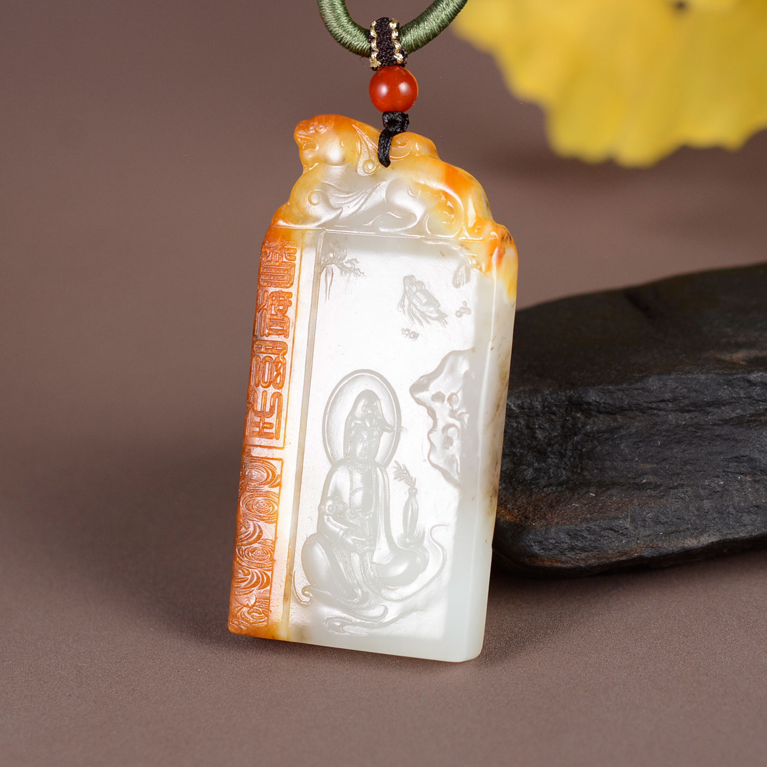 爆火孤品和田玉俄料双面雕工红糖白肉玉质细腻山水净水观音牌子SX