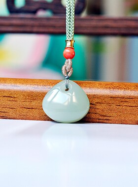 震惊啦和田玉青海老坑料冰底晴水玉质细腻结构紧致扇形吊坠15328