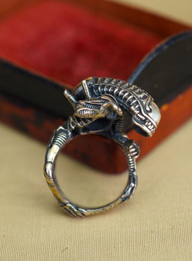 早期欧洲手工异形铁血战士女王男士戒指首饰霸气原版正品绝版收藏