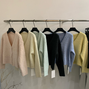 Cecil温柔奶油色系V领宽松毛绒针织开衫 0662