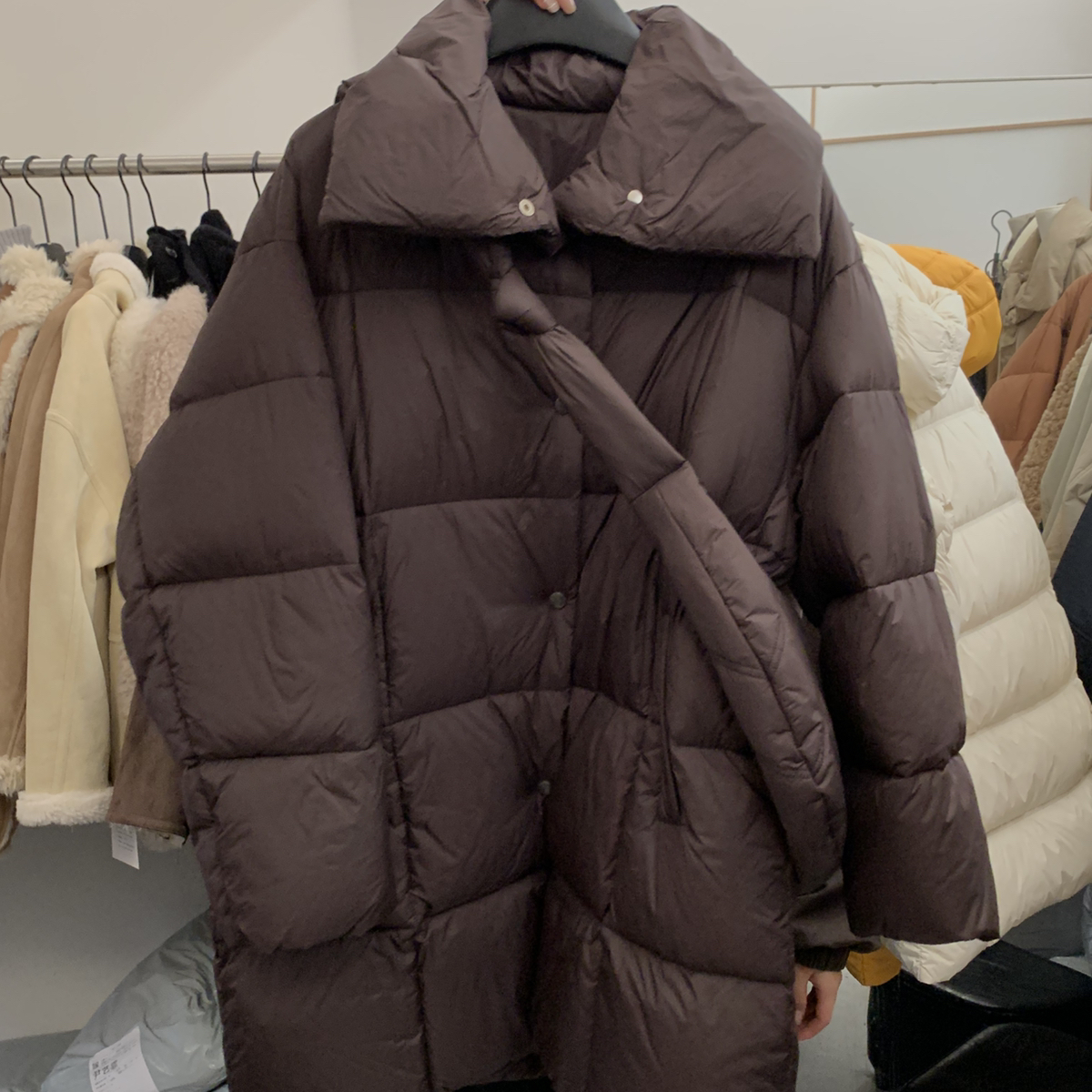 Cecil服立领翻领两穿气质女人款保暖羽绒服外套(配包包)Y258112