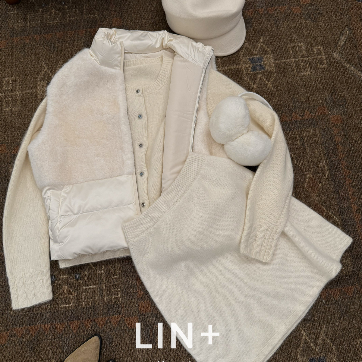 Cecil上新～轻盈立领羽绒拼接环保水貂毛宽松保暖羽绒马甲JH619