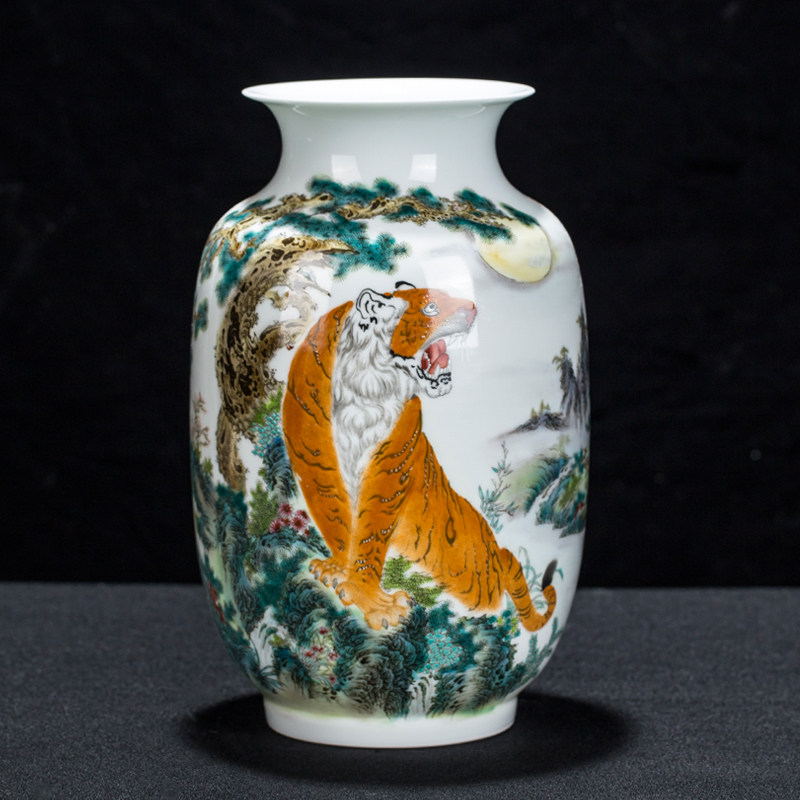 景德镇陶瓷器威震山谷花瓶老虎摆件家居客厅博古架酒店装饰艺术品