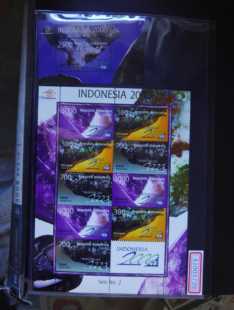 印尼2000年矿石小型张2全新