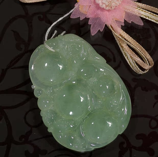 钰达翡翠貔貅吊坠玉貔貅项坠冰种淡绿色起荧光A货玉挂坠平安a2b
