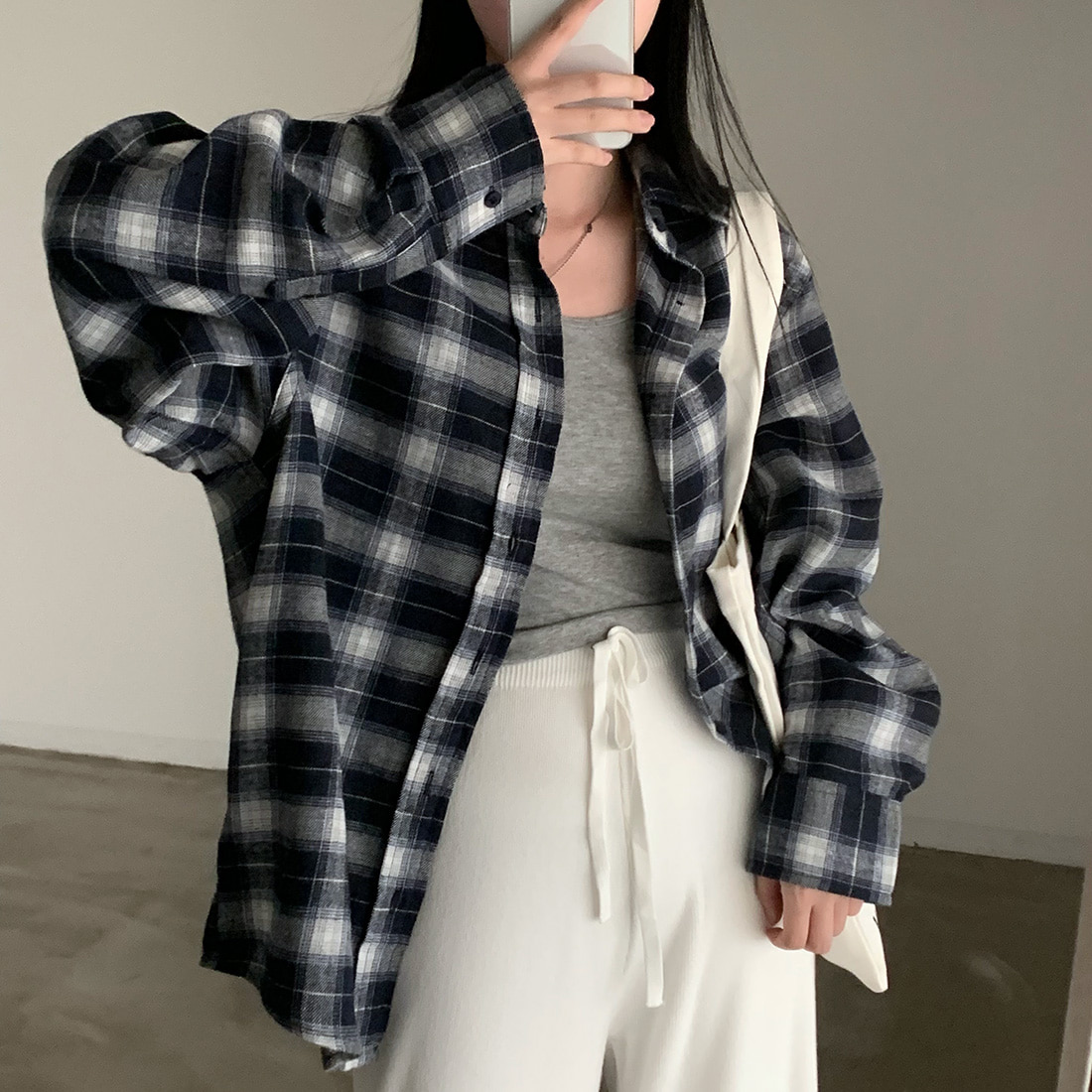 格子衬衫女款2025春秋港味韩版宽松男友风长袖衬衣女中长款外套