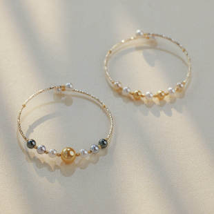 赛赛莉安轻奢气质高级感糖果色施家珍珠开口可调节手镯