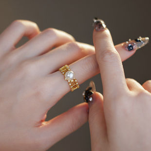 赛赛莉安施家珍珠星河蕾丝镶钻戒指个性轻奢法式气质网红ins小众