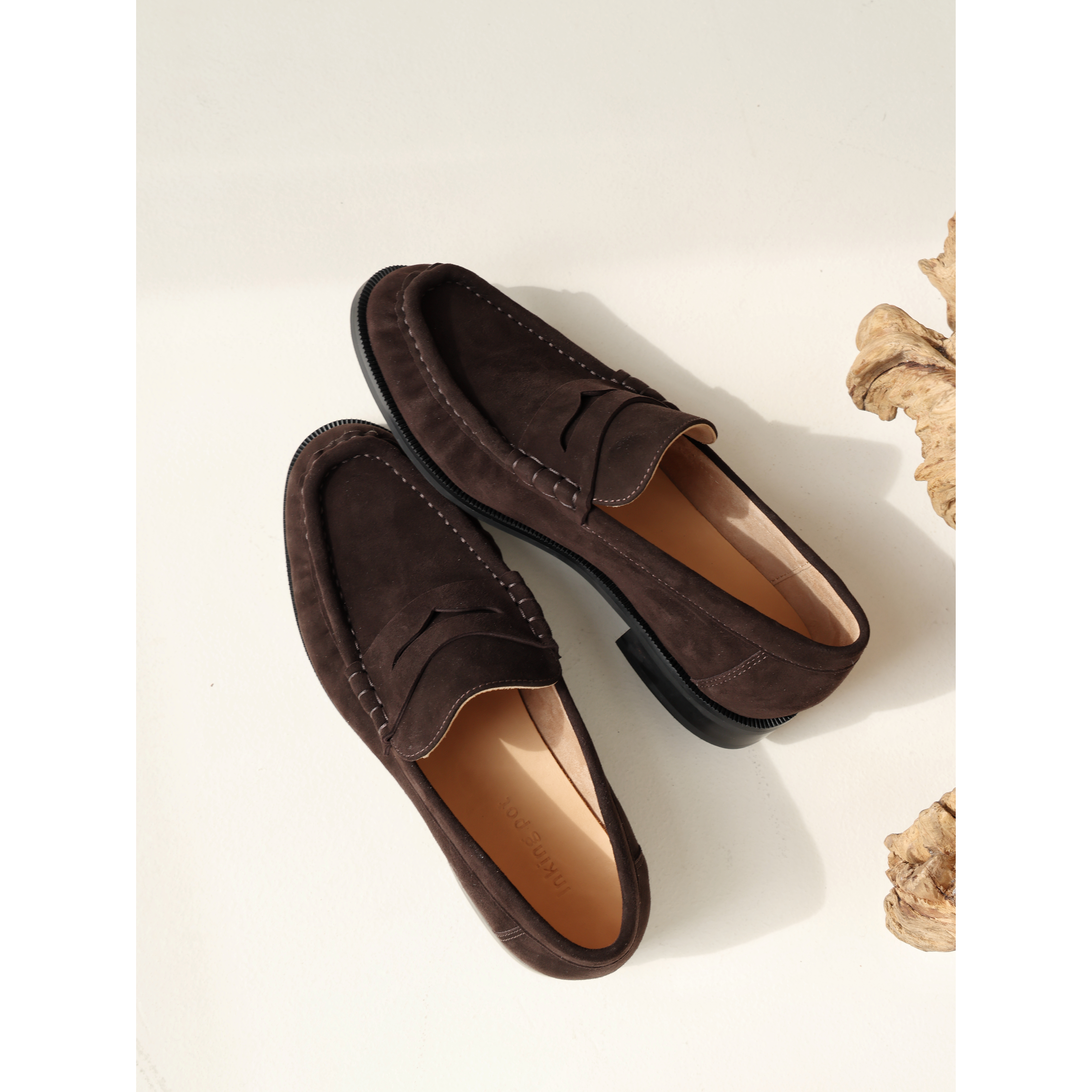 彭姐复古反绒皮软糯通勤乐福鞋女