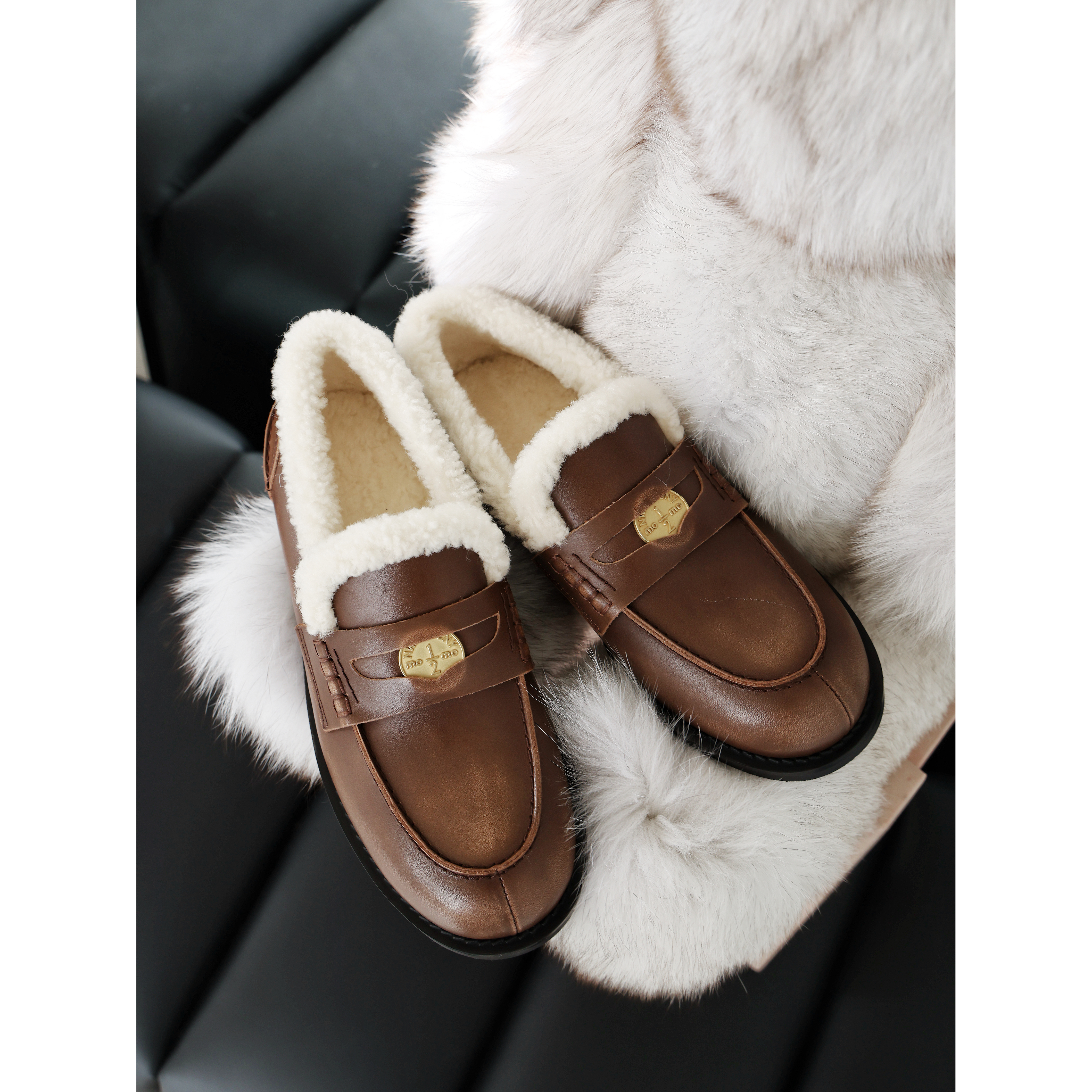 彭姐英伦风金币羊毛乐福鞋女