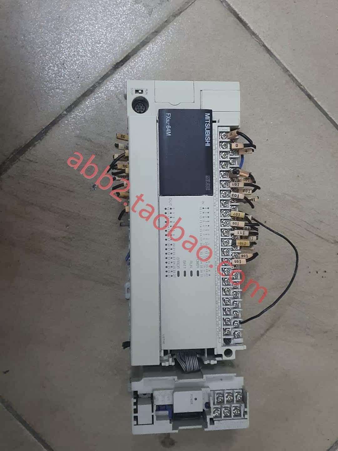 三菱fx3u-64m     fx2n-2da  plc可编 程控制器 三菱plc