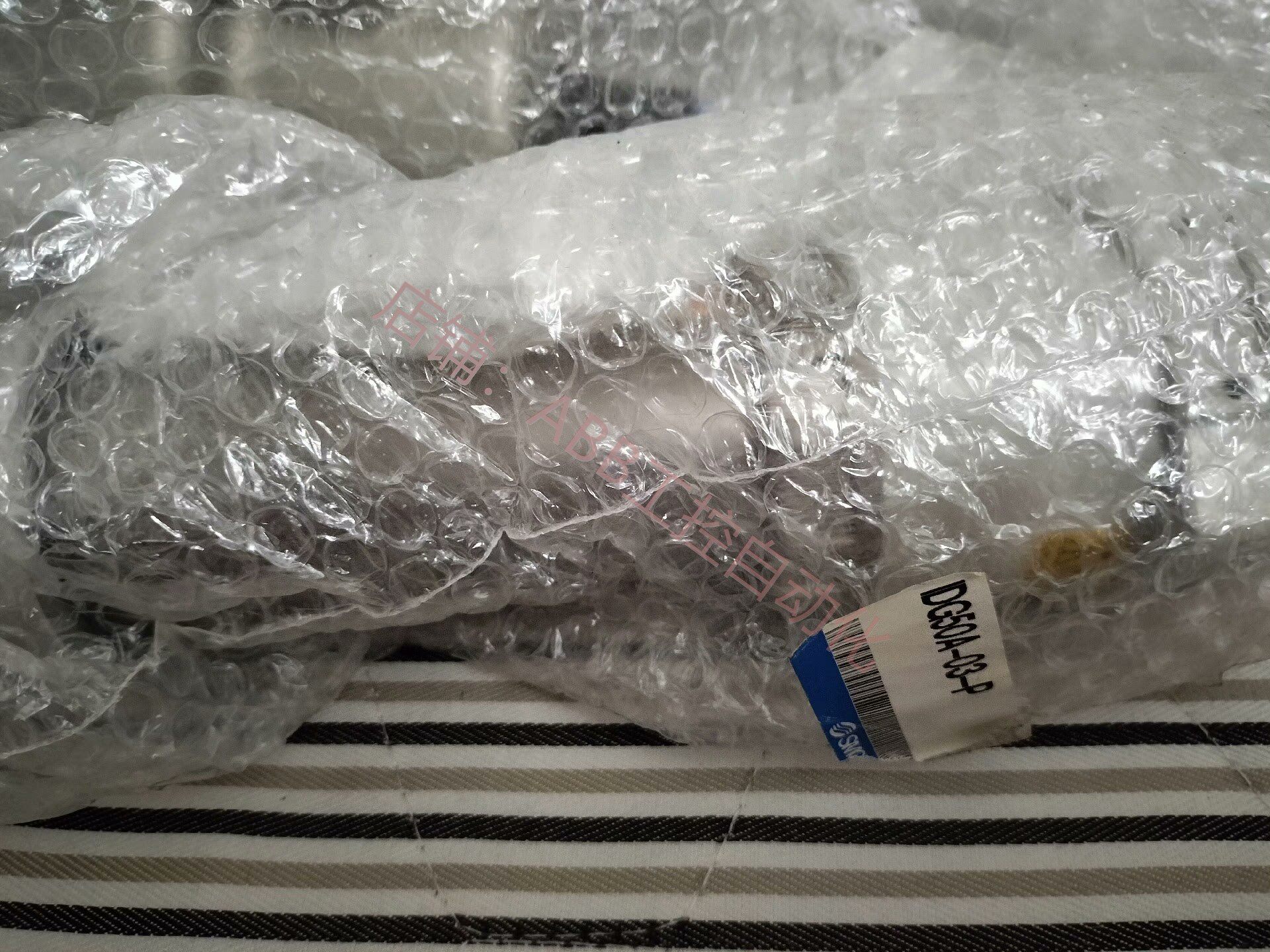 smc  膜式空气干燥器 idg50a一03-p   idg 75m2-04d一p  各一个