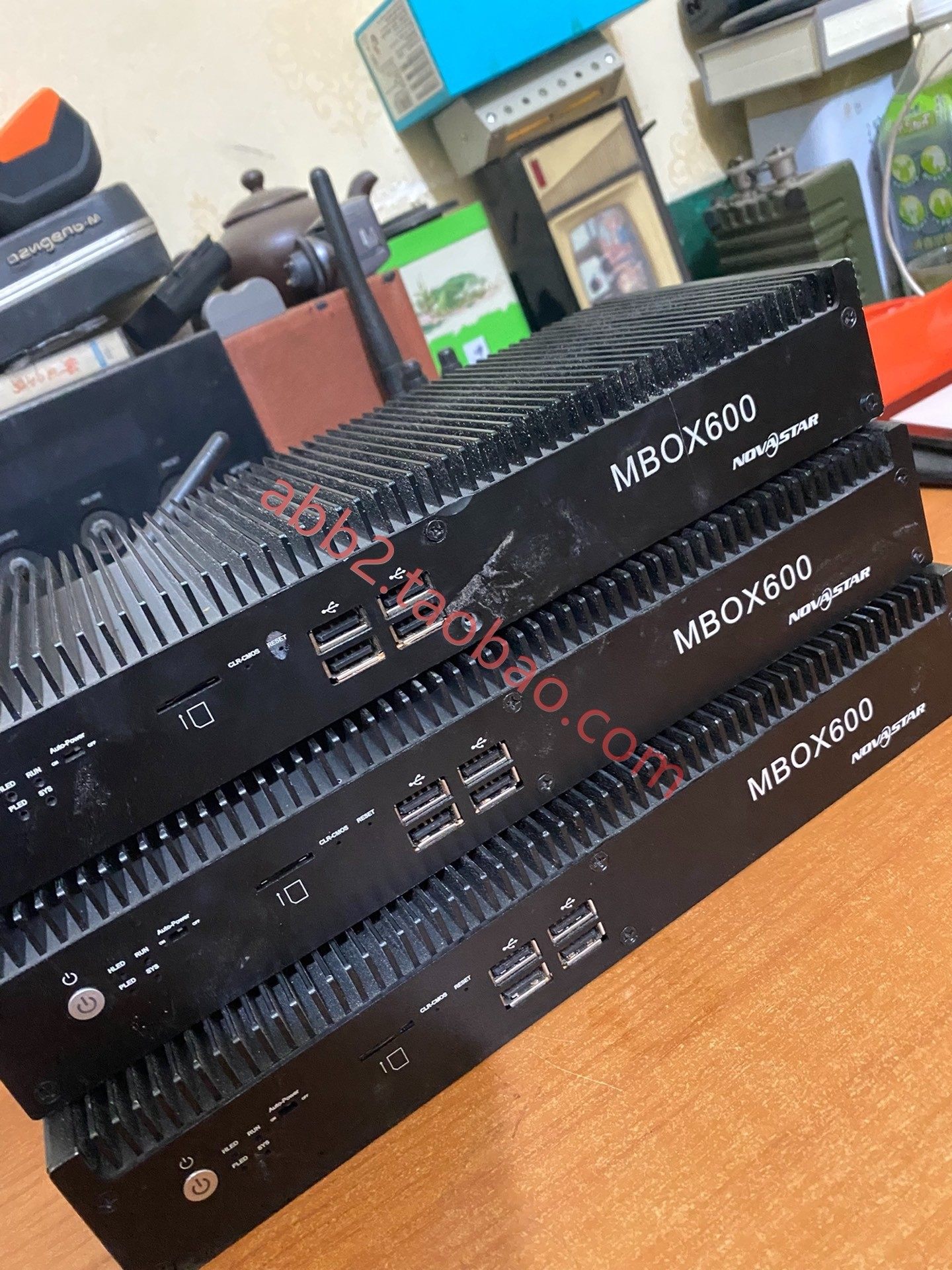 诺瓦之星novastar工控机 i5 7200u 16gdd r4 256g 配置一样