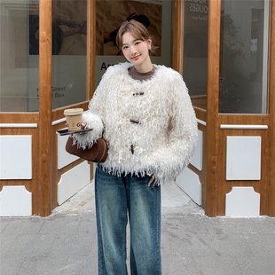 新款 米白色牛角扣羊羔毛皮毛一体外套B2089088P175K278