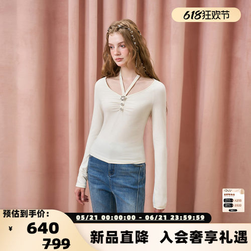 Three Quarters 女士精美钻扣挂脖针织T恤打底上衣银泰 301355