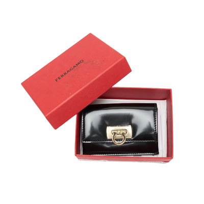 SALVATORE FERRAGAMO 女士金属扣环牛皮革卡包银泰百货 301596
