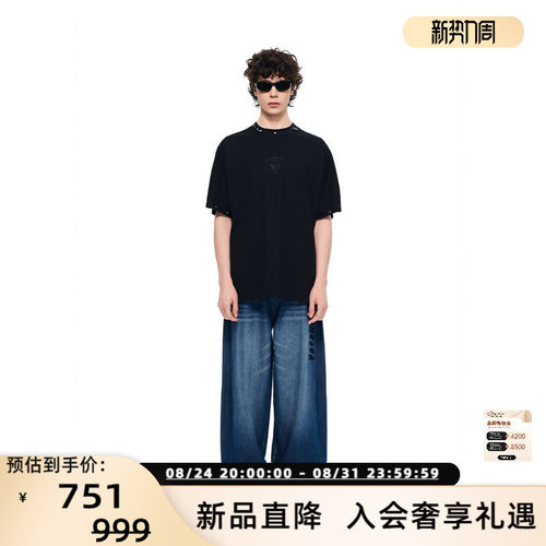 VETEMENTS铆钉环扣朋克风T恤