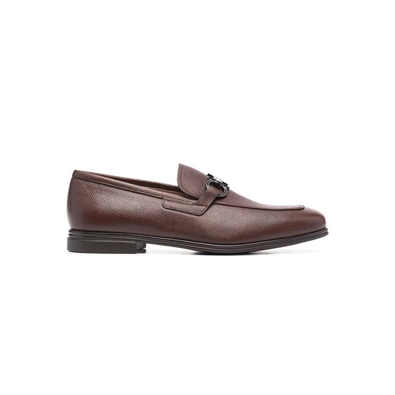ɫ 40.5 FerragamoƤʱָЬ6070Ԫ