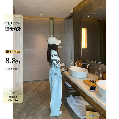 OTee复古水洗蓝色牛仔裤