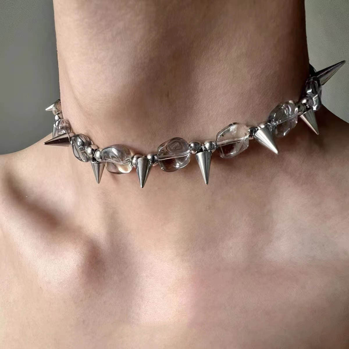 朋克暗黑辣妹嘻哈拼接铆钉项链y2k不规则水晶小众设计新款choker